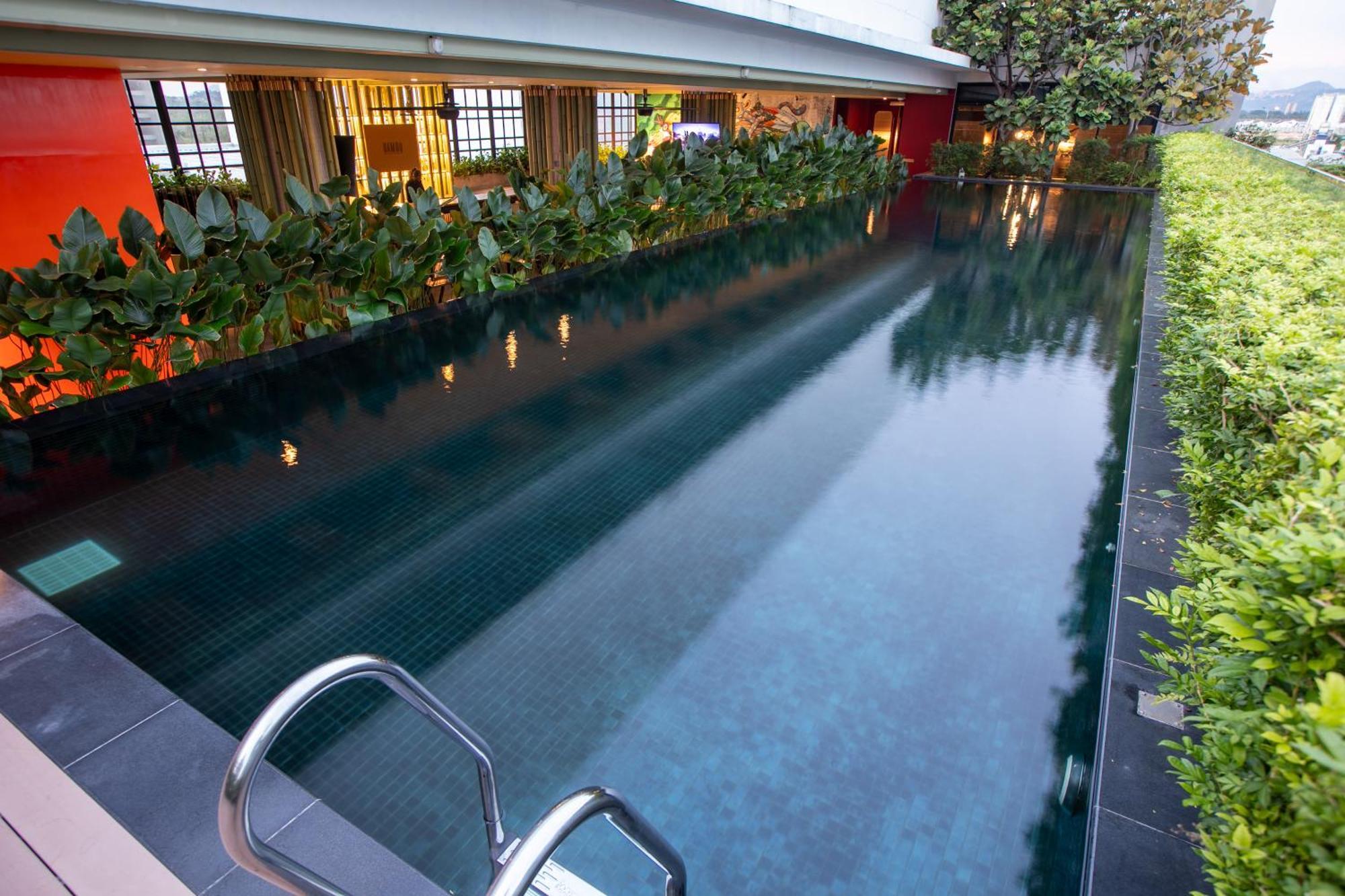 The Upper House, Batu Kawan Hotel Simpang Ampat  Exterior foto
