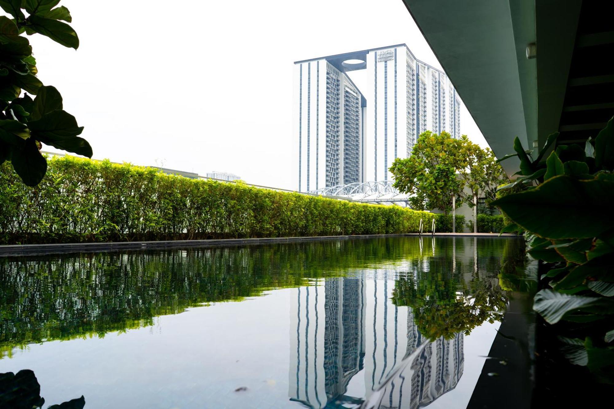 The Upper House, Batu Kawan Hotel Simpang Ampat  Exterior foto