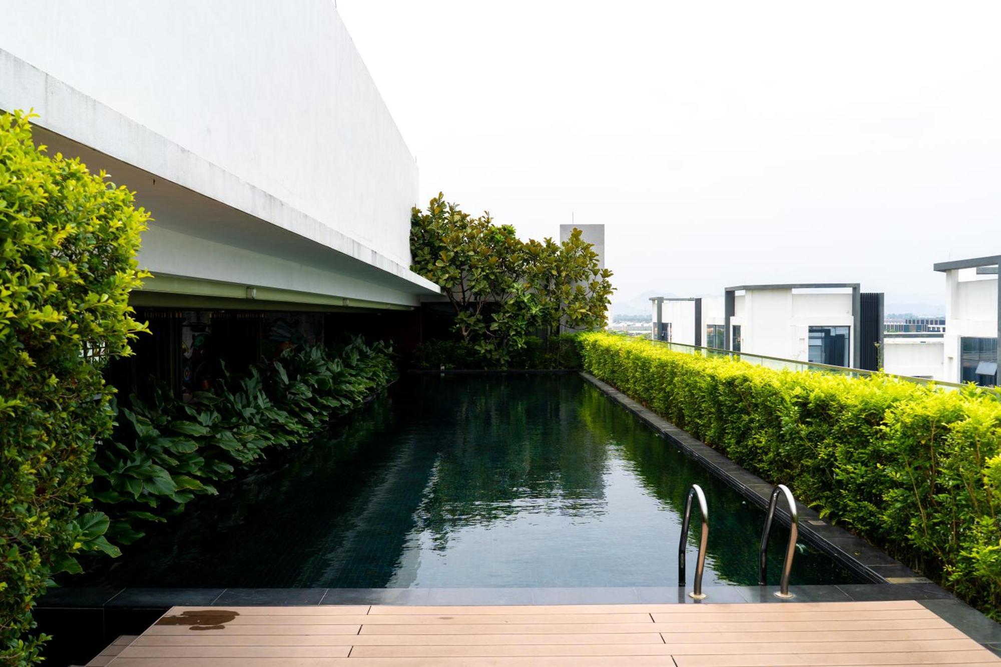 The Upper House, Batu Kawan Hotel Simpang Ampat  Exterior foto